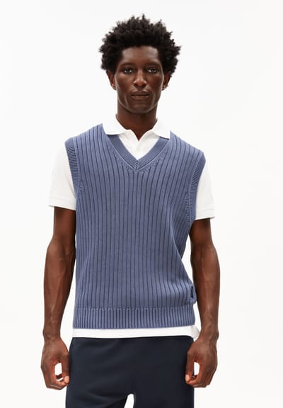 PIGMENT DYE SLEEVELESS VEST | light tinted navy by ARMEDANGELS