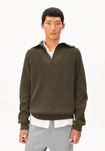 PIGMENT DYE KNIT PULLOVER | dark earth by ARMEDANGELS