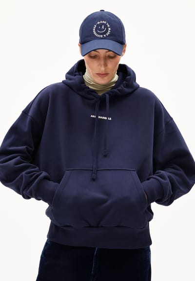 FRANCISARAA DIFFERENCE| tinted navy by ARMEDANGELS