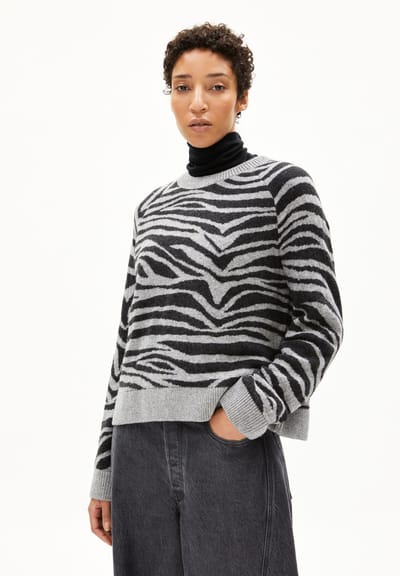 LILIRIAA ZEBRARAA KNIT SWEATER | silver melange-steel melange by ARMEDANGELS