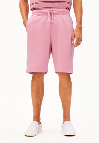 GMT DYE SHORTS | washed berry washed by ARMEDANGELS