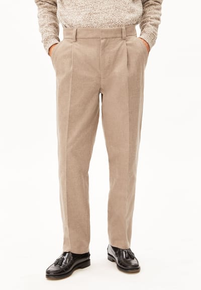 TAAMIR STRUCTURED PLEATED TROUSERS | honey reed by ARMEDANGELS