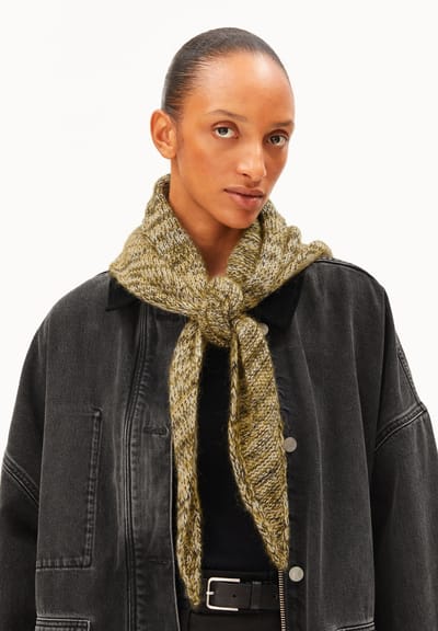 BRUSHED MOULINÉ KNITTED SCARF | oatmilk-mosslace by ARMEDANGELS