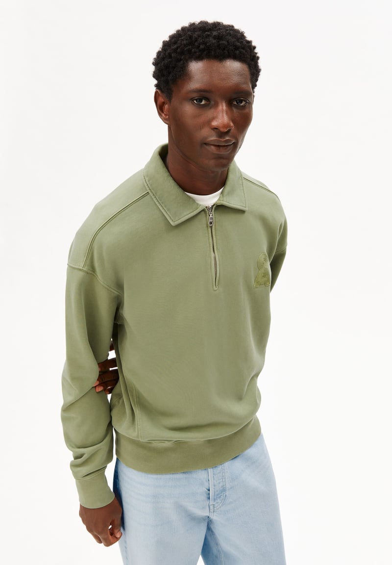 ICONIC Å GMT DYE ZIP TROYER | fatigue green washed by ARMEDANGELS, 100% Cotton