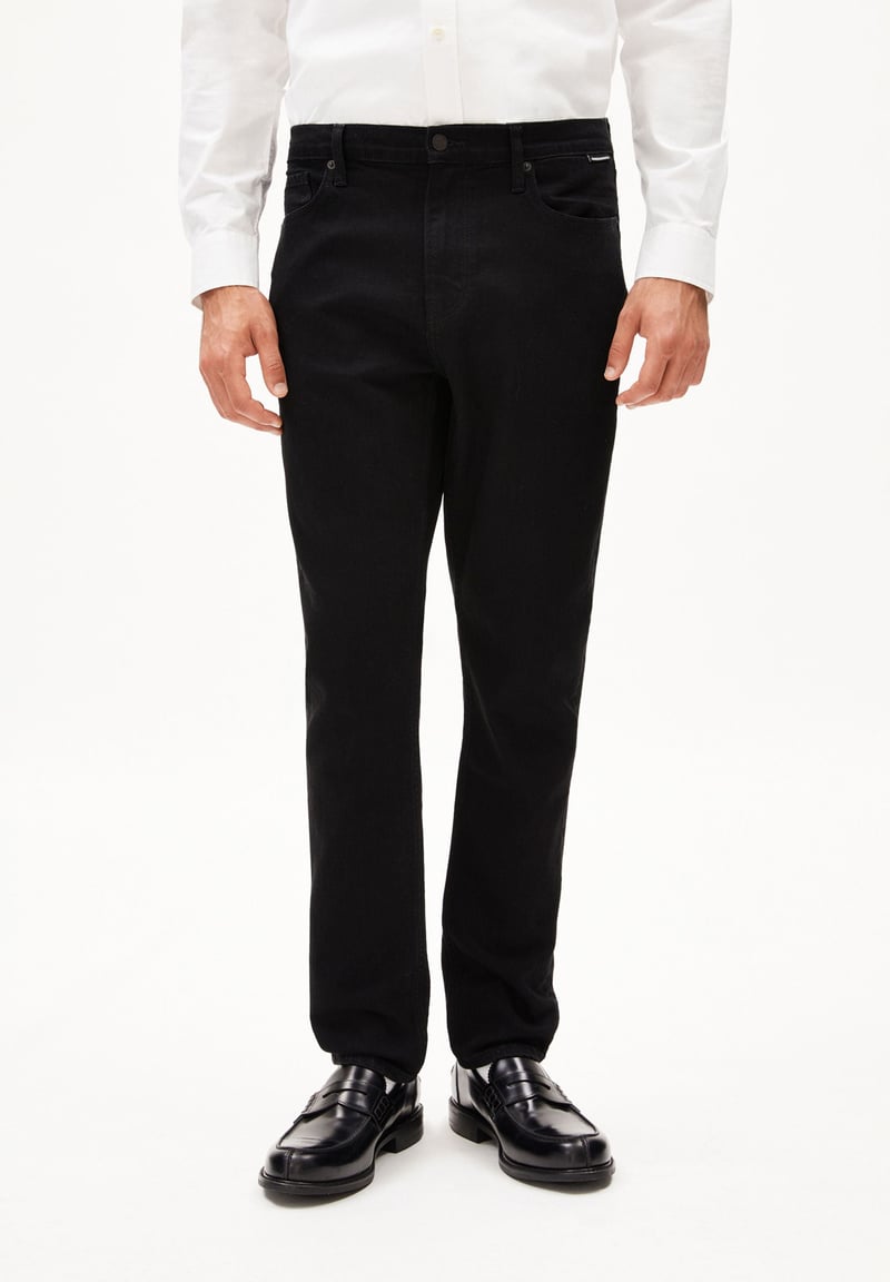 AARJO TARPA TAPERED JEAN | rinse black by ARMEDANGELS, 79% Cotton, 17% Lyocell, 1% Elastane