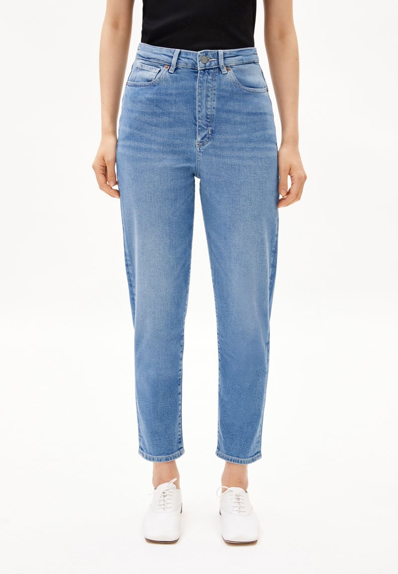 MAIRAA HIGH WAIST MOM JEAN | herse by ARMEDANGELS, 82% Cotton, 14% Lyocell, 3% Elastomultiester, 1% Elastane