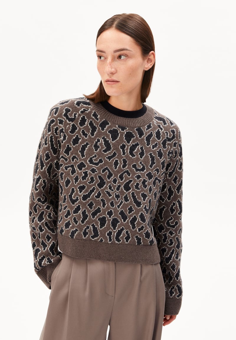 DILIRIAA LEOPAA KNIT SWEATER | walnut cream by ARMEDANGELS, 100% Wool