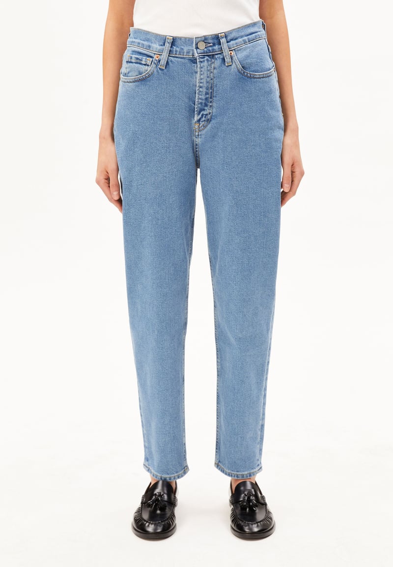 MAIRAA HIGH WAIST MOM JEAN | europie by ARMEDANGELS, 82% Cotton, 14% Lyocell, 3% Elastomultiester, 1% Elastane