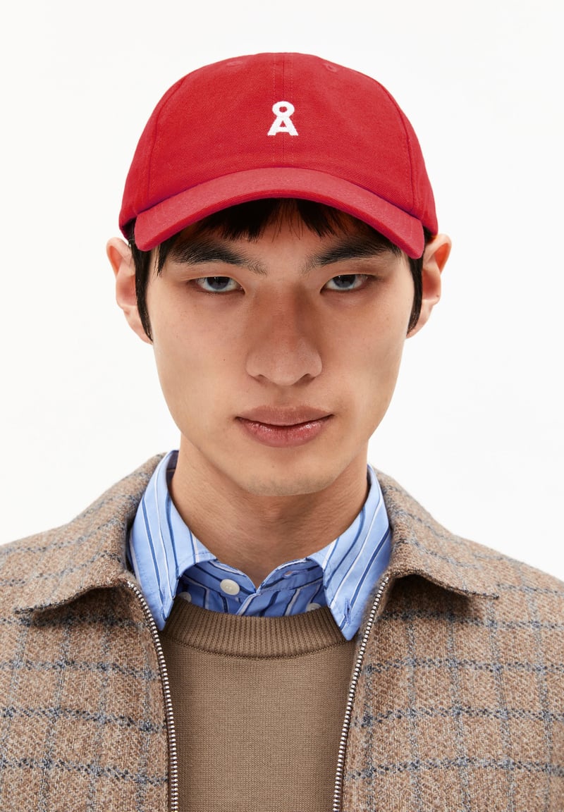 YENAAS BOLD CAP | scarlet red by ARMEDANGELS, 100% Cotton