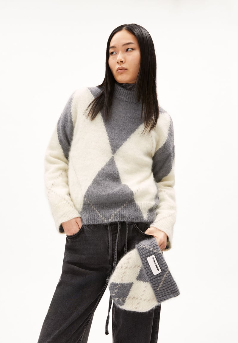 GWYNEIRAA ARGYLE| iron cast-oatmilk by ARMEDANGELS, 50% Wool, 50% Mohair
