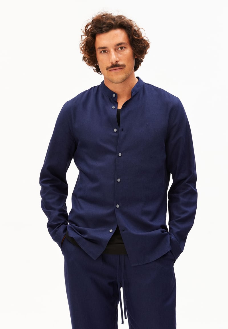 VAALERONIMUS LINO SHIRT| tinted navy by ARMEDANGELS, 65% Viscose, 35% Linen
