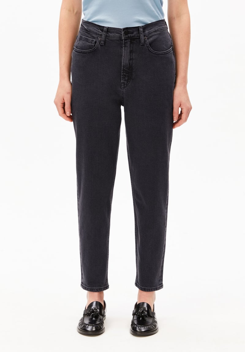 MAIRAA HIGH WAIST MOM JEAN | ebony by ARMEDANGELS, 82% Cotton, 14% Lyocell, 3% Elastomultiester, 1% Elastane