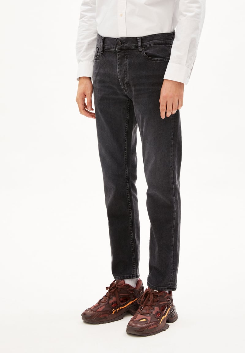 IAAN SLIM JEAN | wavy black by ARMEDANGELS, 79% Cotton, 17% Lyocell, 3% Polyester, 1% Elastane