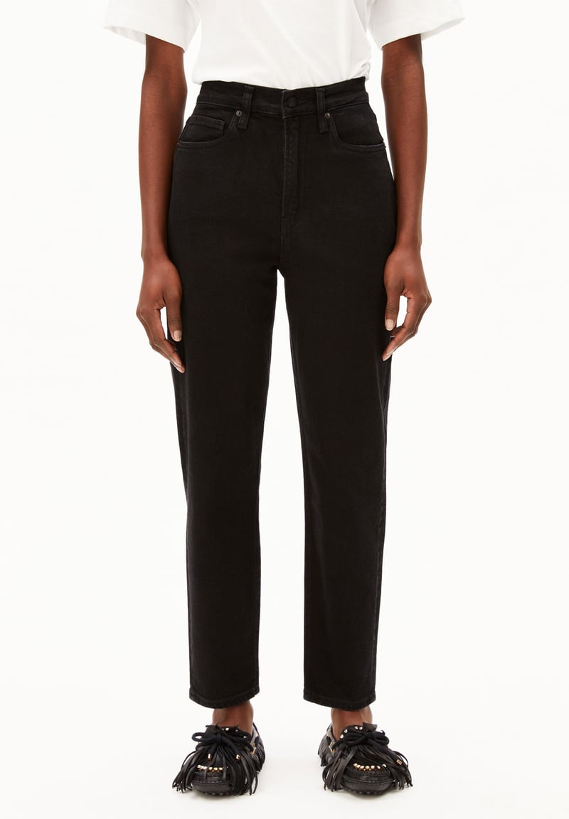 MAIRAA HIGH WAIST MOM JEAN | black by ARMEDANGELS, 82% Cotton, 14% Lyocell, 3% Elastomultiester, 1% Elastane