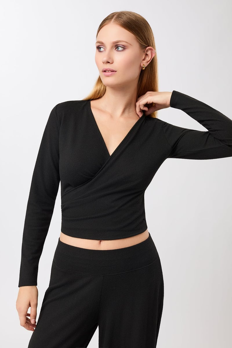 Ballett Wrap - Black by Mandala, 74% Polyester, 23% Viscose, 3% Elastane